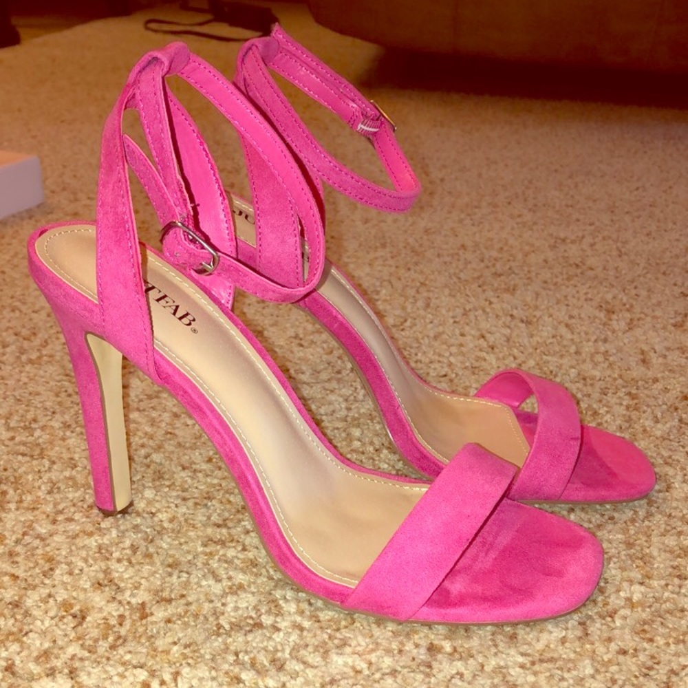 JustFab size 8 heels